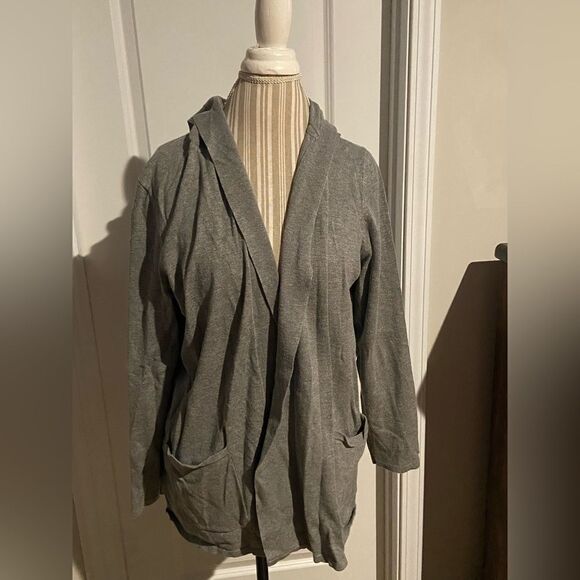 Lyn woman excellent  conditionthin grey cardigan beautiful style size 2X - Picture 1 of 2